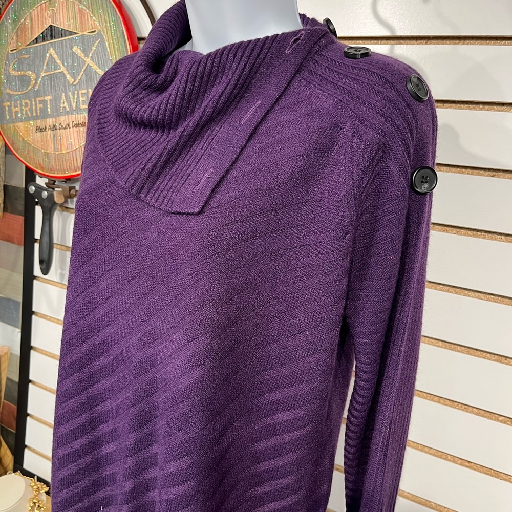 Liz Claiborne sweater size medium - Picture 3 of 7